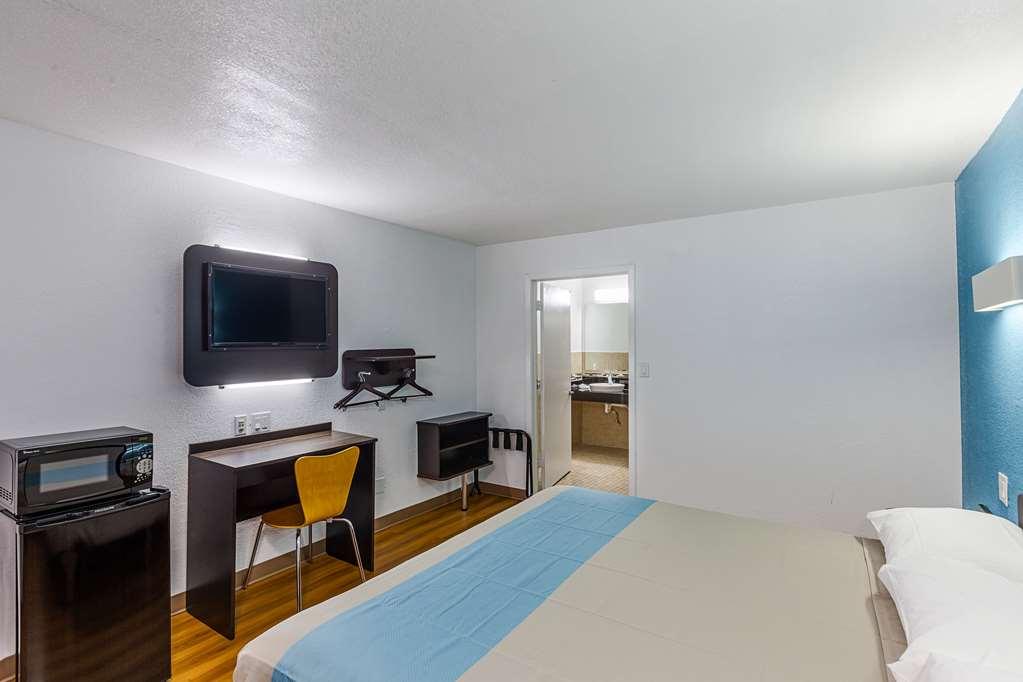 Motel 6 Fort Worth - Northside Room photo