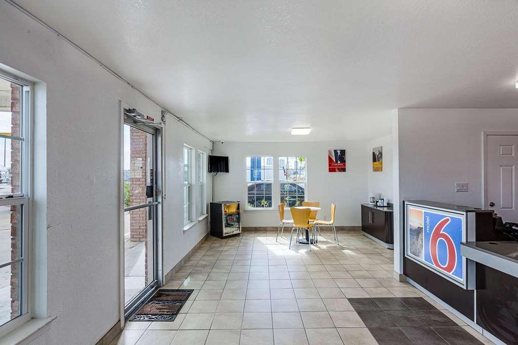 Motel 6 Fort Worth - Northside Interior photo