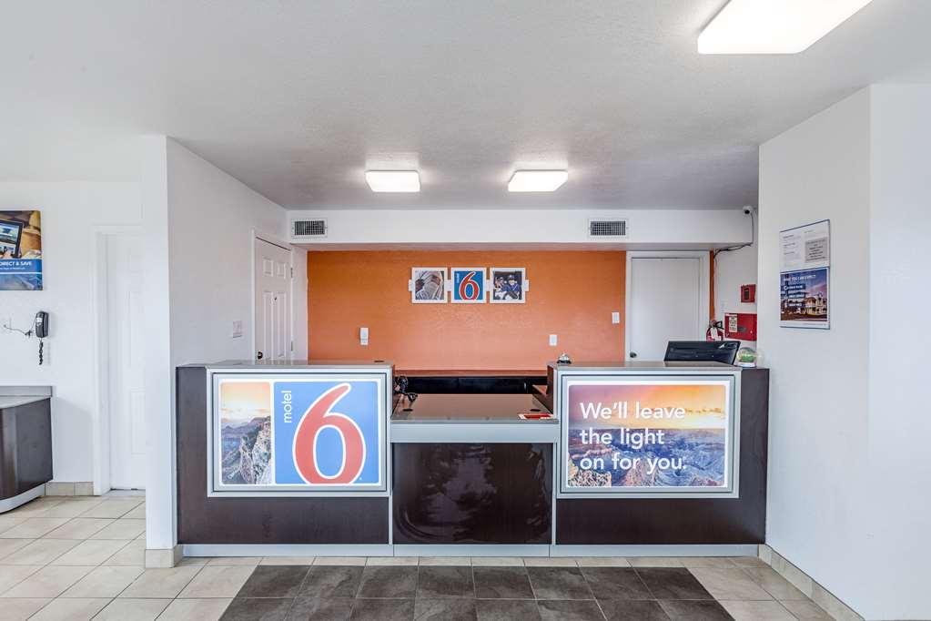 Motel 6 Fort Worth - Northside Interior photo