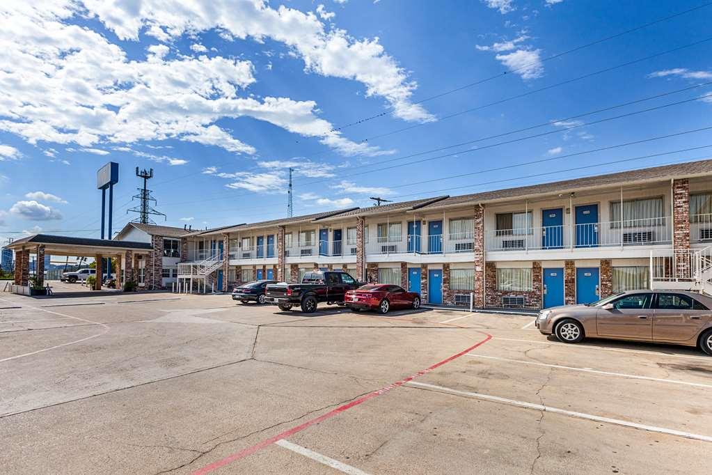 Motel 6 Fort Worth - Northside Exterior photo