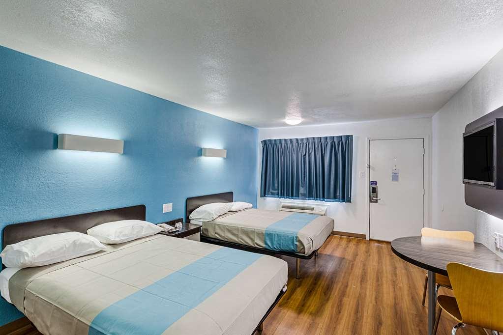 Motel 6 Fort Worth - Northside Room photo