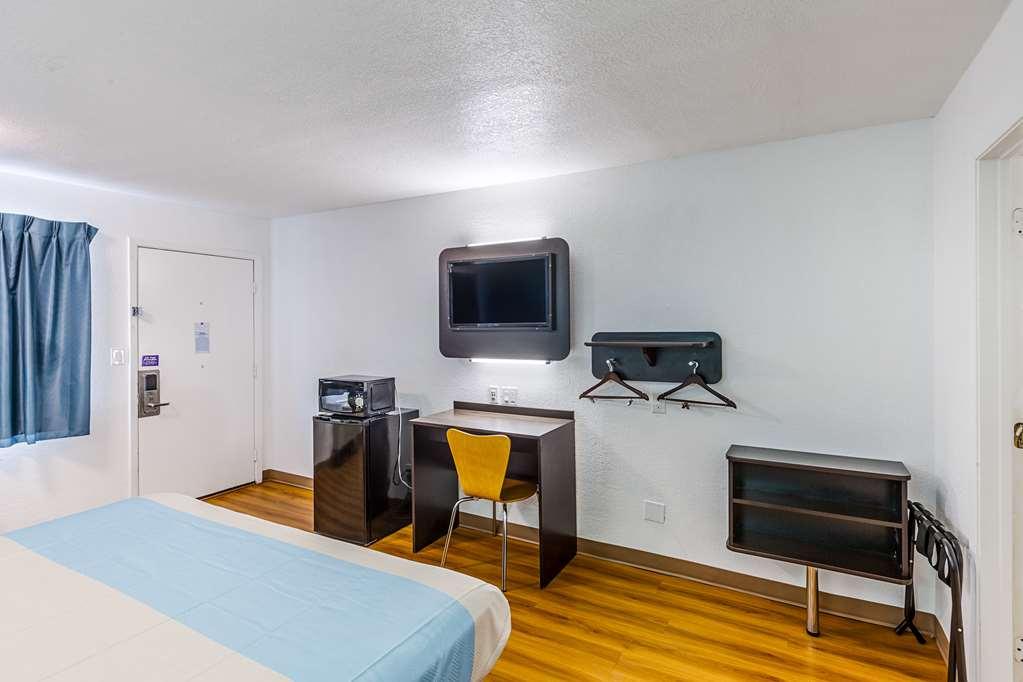 Motel 6 Fort Worth - Northside Room photo