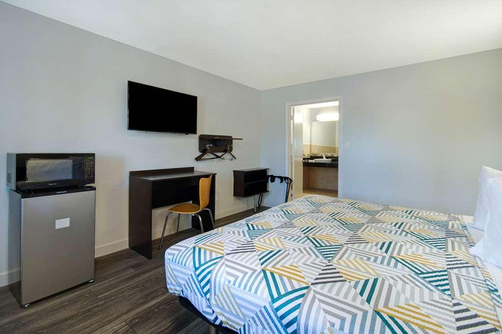 Motel 6 Fort Worth - Northside Room photo