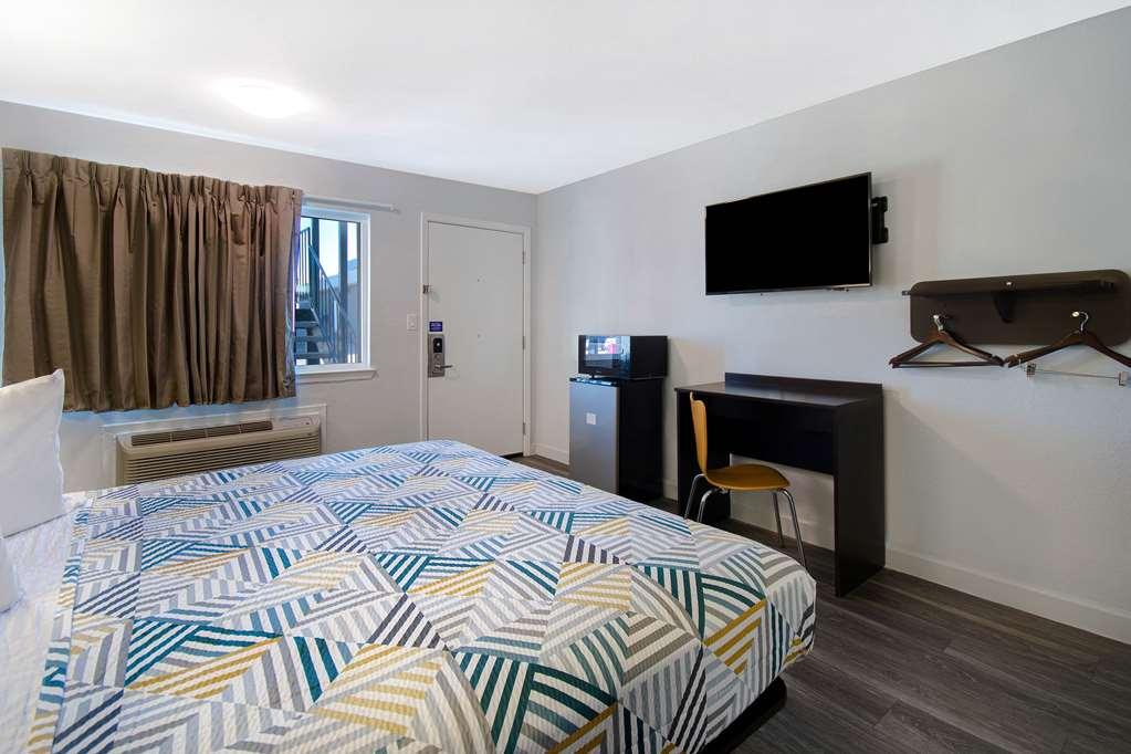 Motel 6 Fort Worth - Northside Room photo