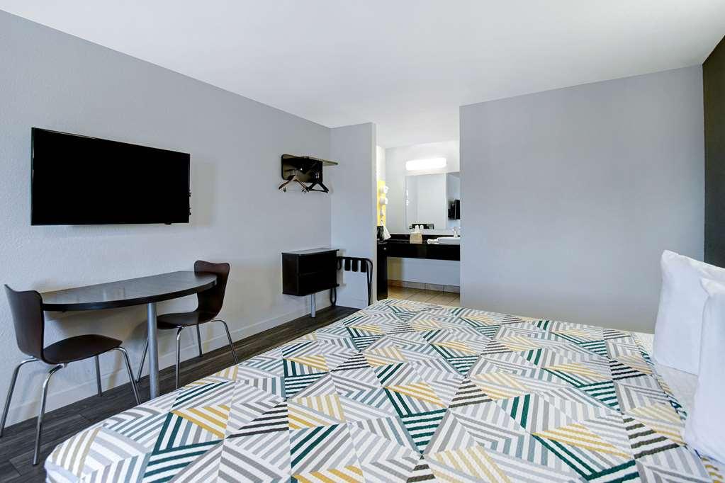 Motel 6 Fort Worth - Northside Room photo