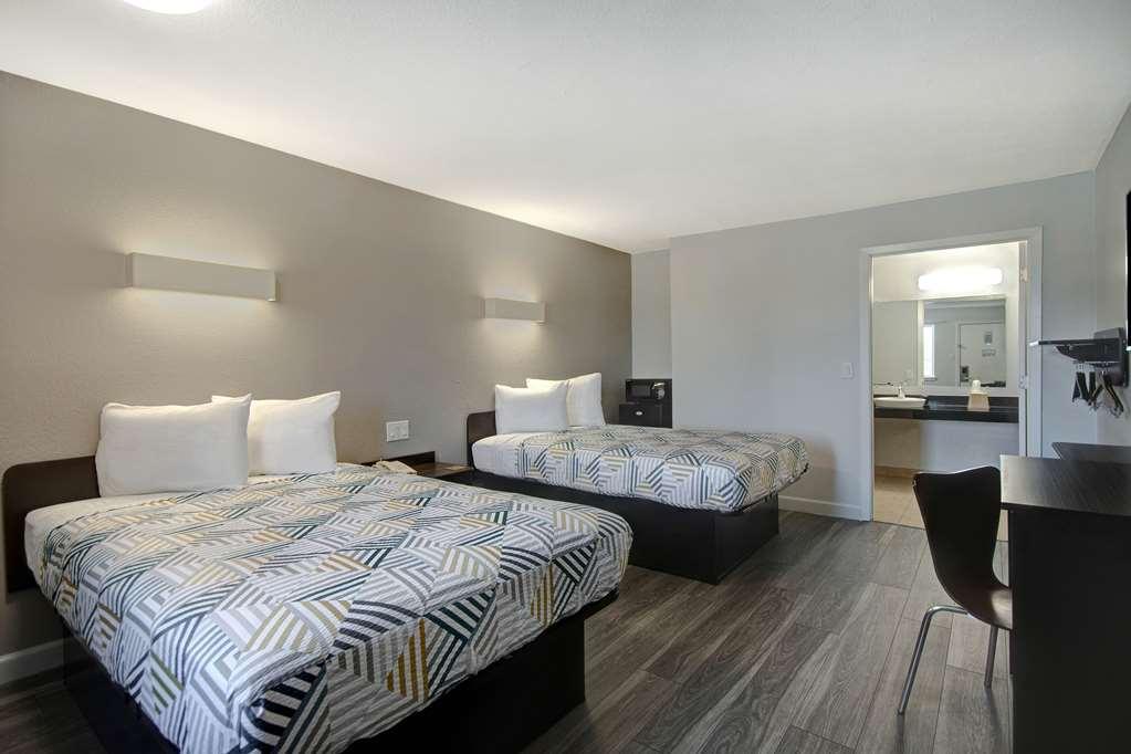 Motel 6 Fort Worth - Northside Room photo