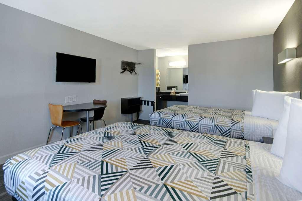 Motel 6 Fort Worth - Northside Room photo