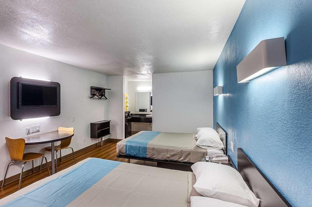 Motel 6 Fort Worth - Northside Room photo