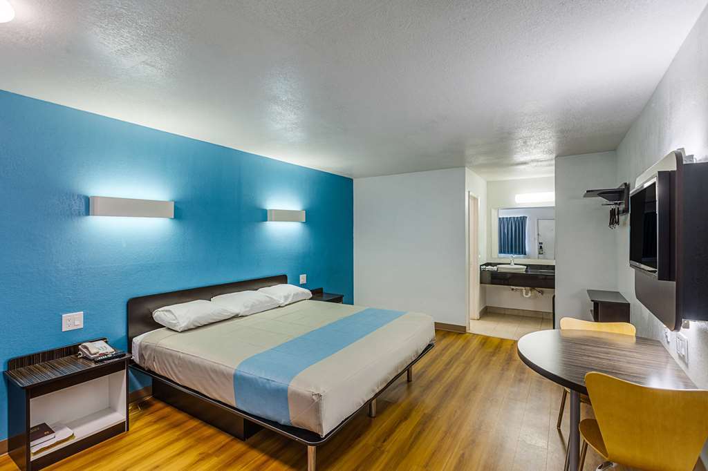 Motel 6 Fort Worth - Northside Room photo