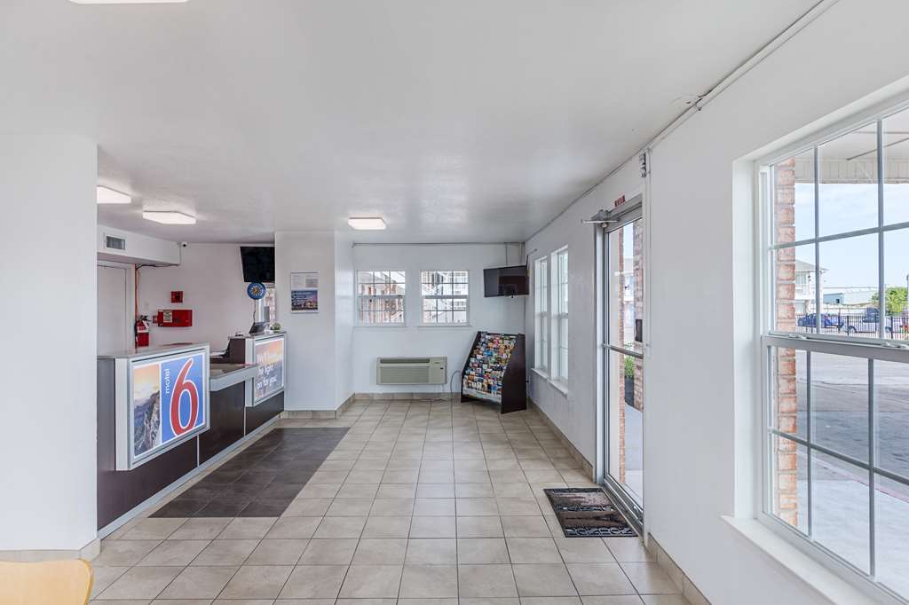 Motel 6 Fort Worth - Northside Interior photo