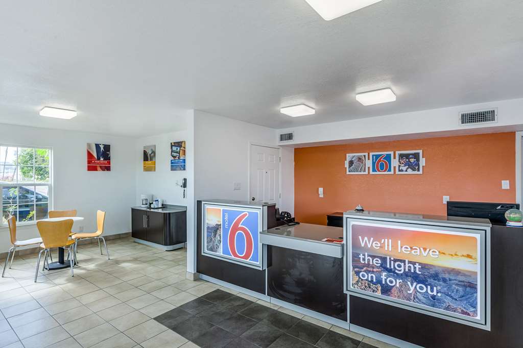 Motel 6 Fort Worth - Northside Interior photo