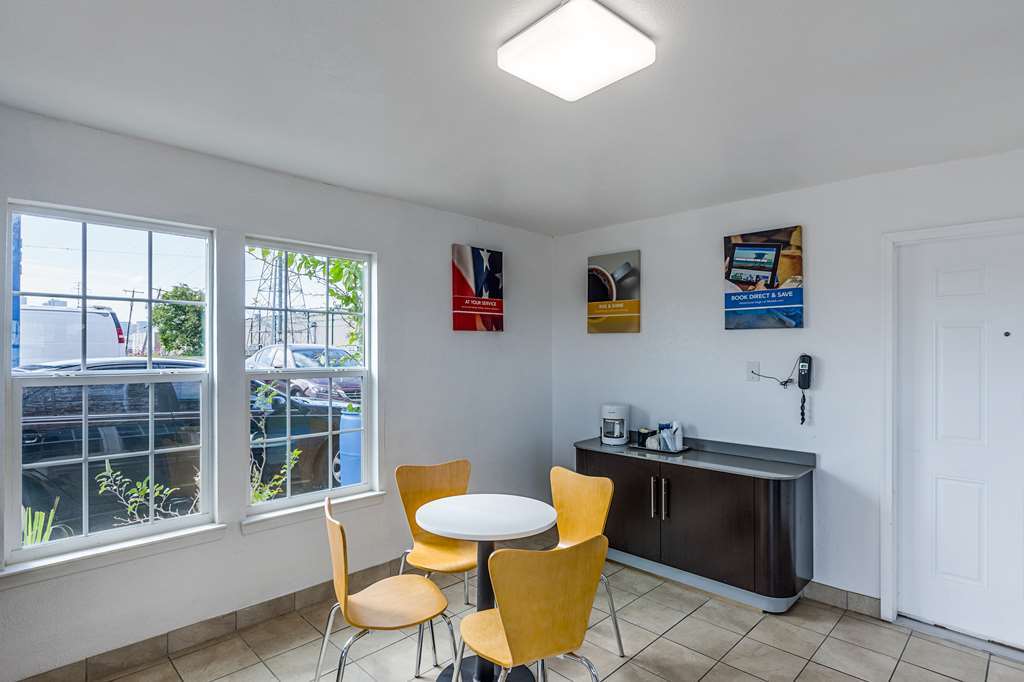 Motel 6 Fort Worth - Northside Interior photo